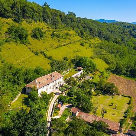 Jolie Cabane Avec Jacuzzi Pour Les Amoureux De La Nature Tullins Exterior photo
