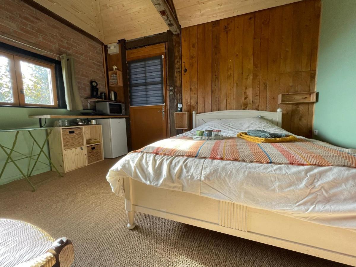 Jolie Cabane Avec Jacuzzi Pour Les Amoureux De La Nature Tullins Exterior photo