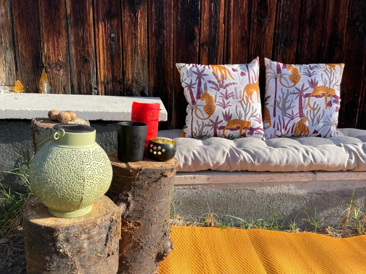 Jolie Cabane Avec Jacuzzi Pour Les Amoureux De La Nature Tullins Exterior photo
