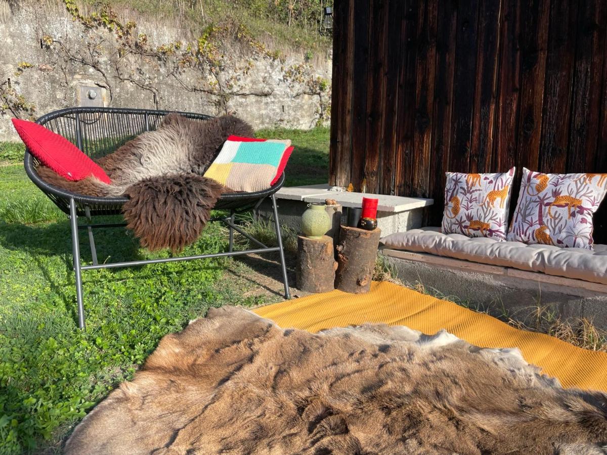 Jolie Cabane Avec Jacuzzi Pour Les Amoureux De La Nature Tullins Exterior photo